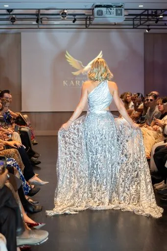 House of Karneol, 9 August 2026, show 5, Runway. Frame 46JD3H