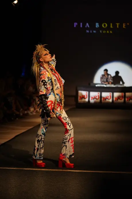 Pia Bolte, 8 August 2026, show 6, Runway. Frame VV2HX_