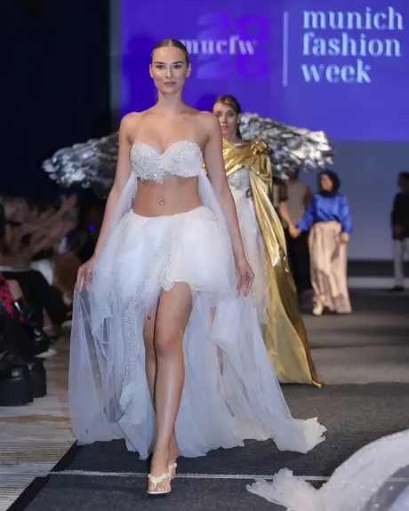 7 August 2026, show 2, Runway. Frame D_PLDG
