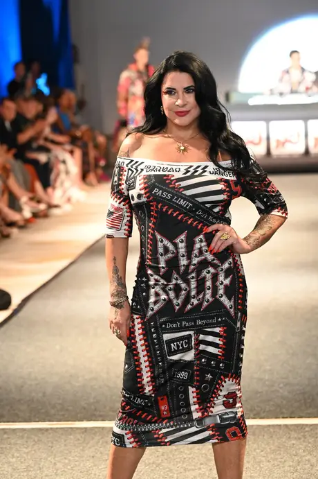 8 August 2026, show 6, Runway. Frame EXHQNZ
