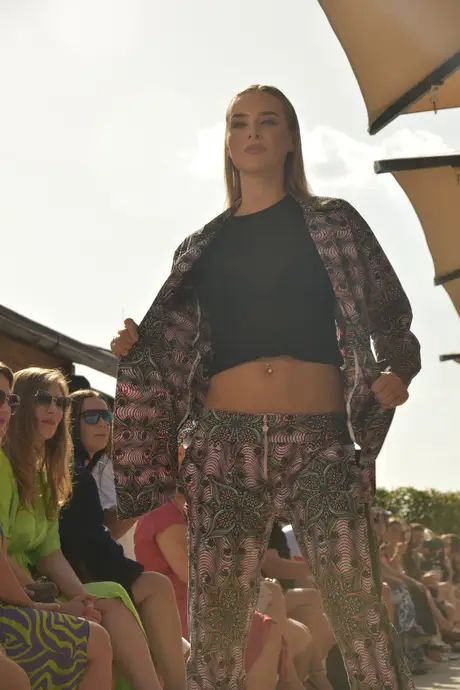 Roubs Style, 9 August 2026, show 4, Runway. Frame ZT1C9V