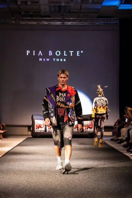 Pia Bolte, 8 August 2026, show 6, Runway. Frame G6DMHY