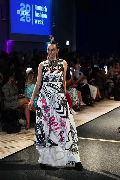 Pia Bolte, 8 August 2026, show 6, Runway. Frame FFK5VF