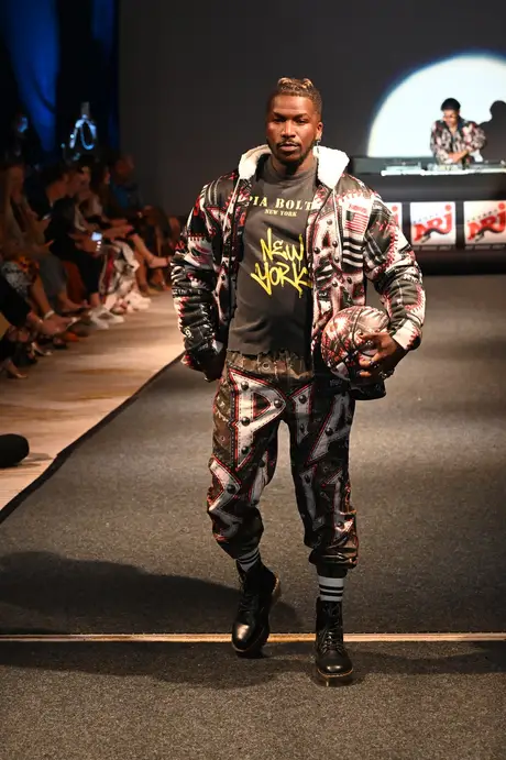 8 August 2026, show 6, Runway. Frame 4MNMJG