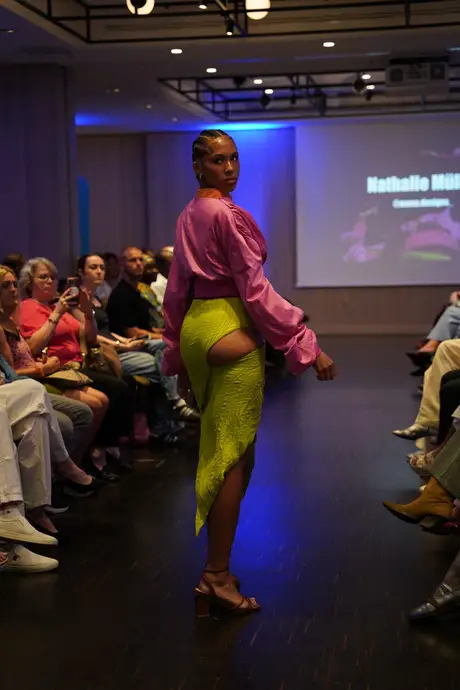 Neben den Shows, 9 August 2026. Frame I_VB49