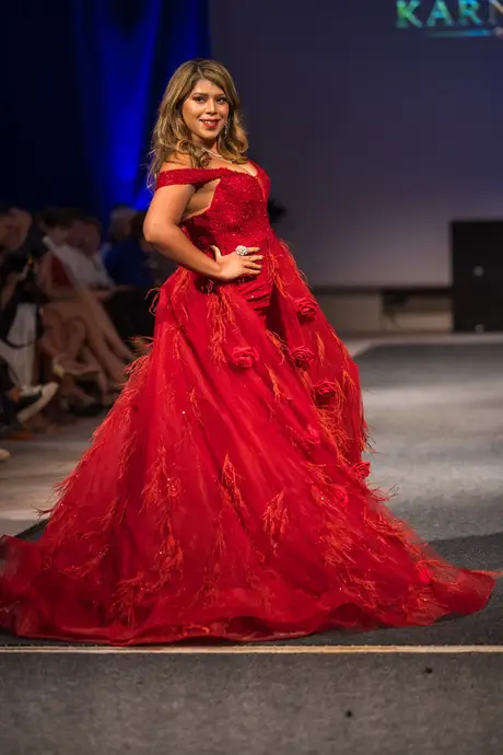 House of Karneol, 7 August 2026, show 2, Runway. Frame 4X9TFB