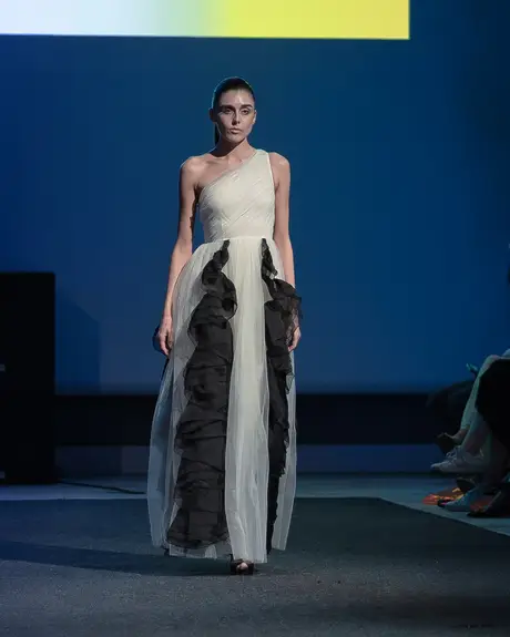7 August 2026, show 2, Runway. Frame 5BLV0B