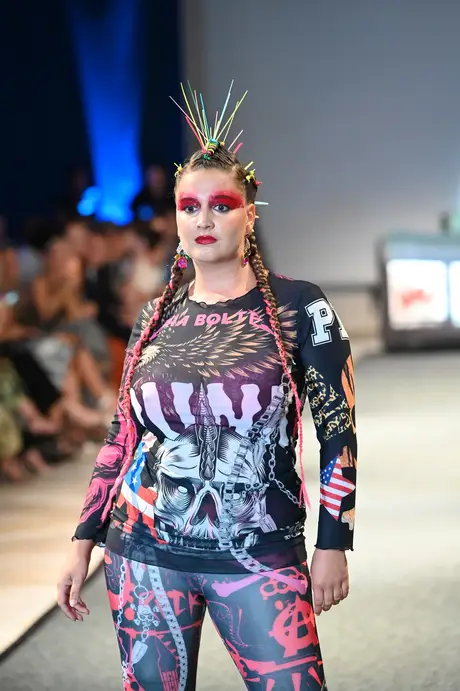 8 August 2026, show 6, Runway. Frame YQ2E3W