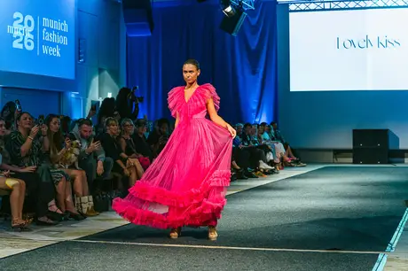 7 August 2026, show 2, Runway. Frame ZDKOFP