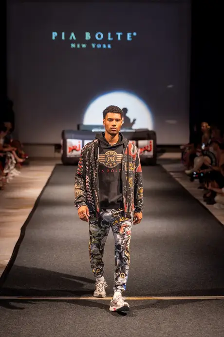 Pia Bolte, 8 August 2026, show 6, Runway. Frame S5THQZ