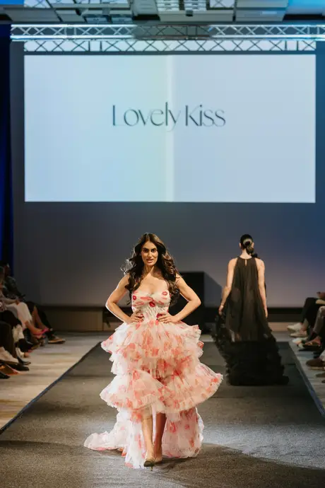 7 August 2026, show 2, Runway. Frame B1UAL6