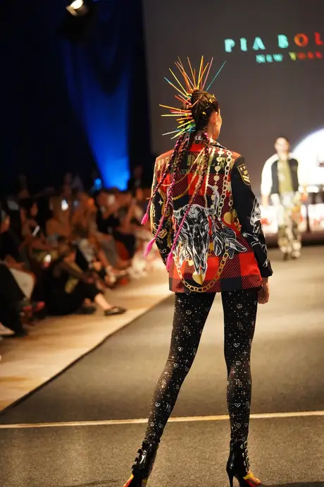Pia Bolte, 8 August 2026, show 6, Runway. Frame VA0-UZ