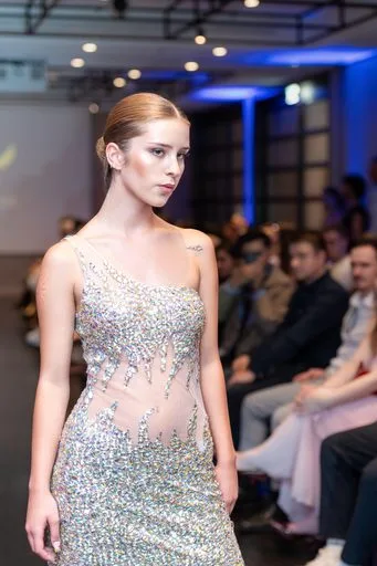 House of Karneol, 9 August 2026, show 5, Runway. Frame ZCW38P
