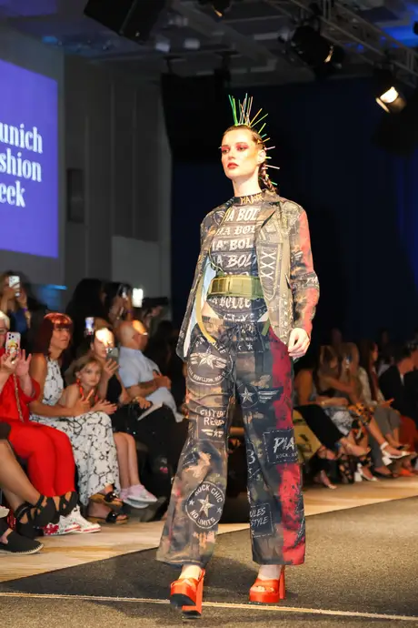 Pia Bolte, 8 August 2026, show 6, Runway. Frame KMJ-TP