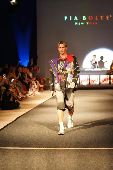 Pia Bolte, 8 August 2026, show 6, Runway. Frame IVY68X