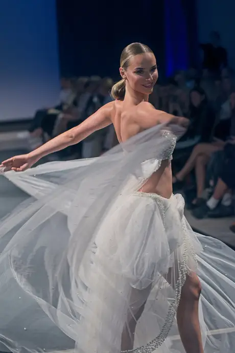 7 August 2026, show 2, Runway. Frame 2OU--_