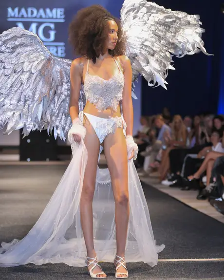 7 August 2026, show 2, Runway. Frame -ODI7J