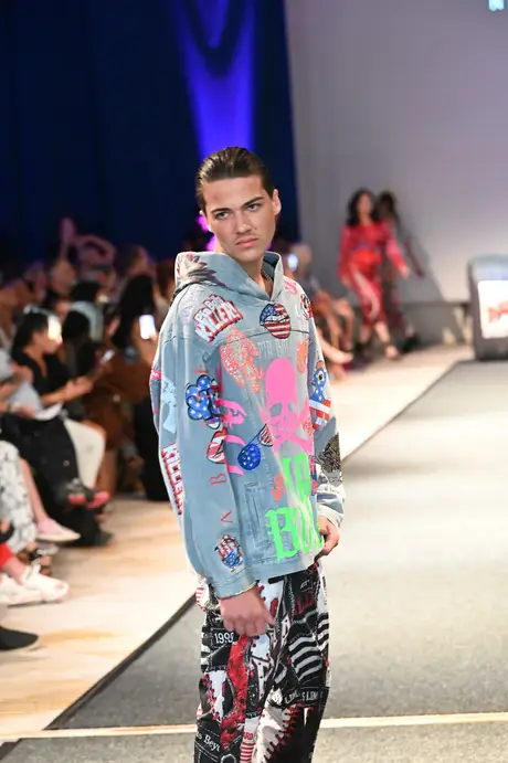 8 August 2026, show 6, Runway. Frame IGZ65P