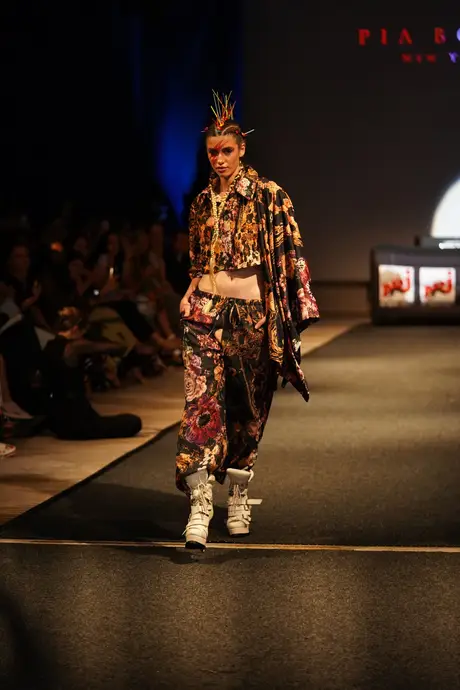 Pia Bolte, 8 August 2026, show 6, Runway. Frame L0FSIQ