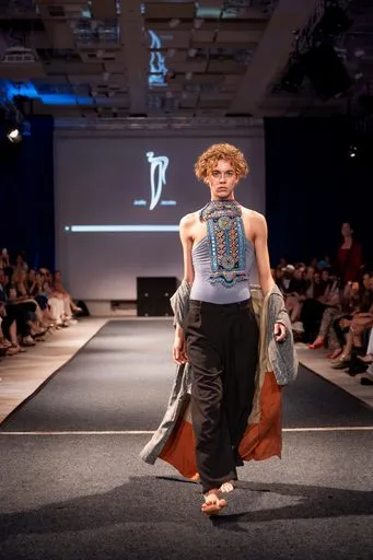 Joelle Jacobs x Holsta, 9 August 2026, show 6, Runway. Frame DJBJBN