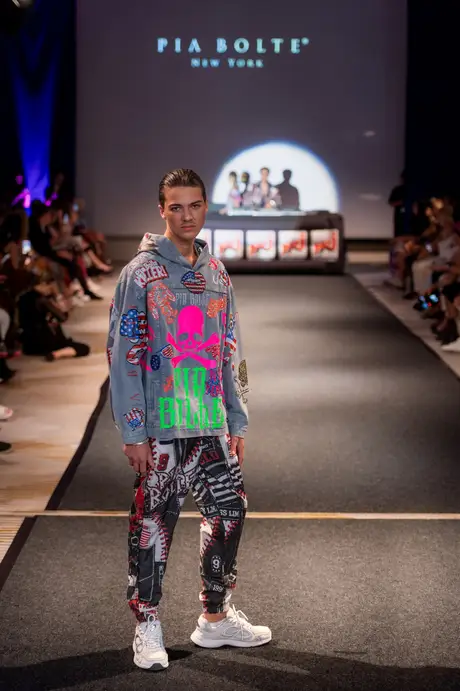 Pia Bolte, 8 August 2026, show 6, Runway. Frame K4HMQB