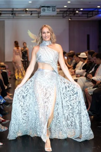 House of Karneol, 9 August 2026, show 5, Runway. Frame 3IHO8N