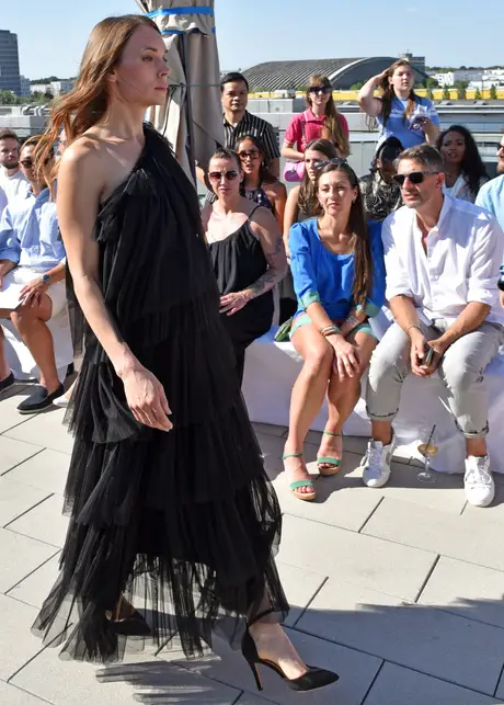 8 August 2026, show 4, Runway. Frame 9Y2XS-