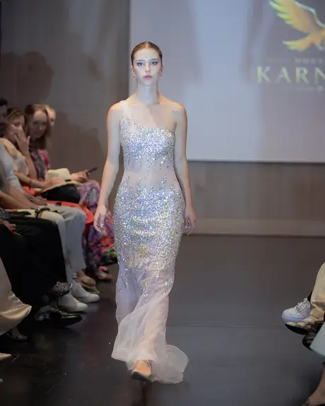 House of Karneol, 9 August 2026, show 5, Runway. Frame HRLEOW