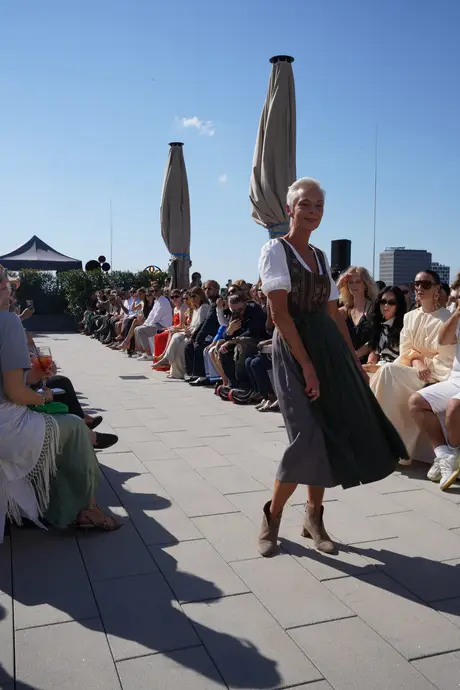 8 August 2026, show 4, Runway. Frame VJI494