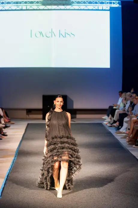 7 August 2026, show 2, Runway. Frame _UXUMX