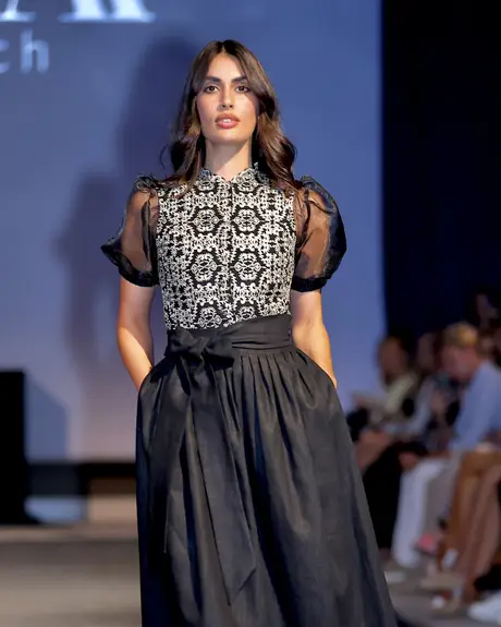 7 August 2026, show 2, Runway. Frame 0M0NS0