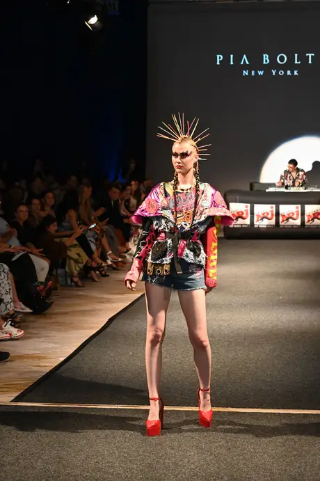 8 August 2026, show 6, Runway. Frame NRFDJW