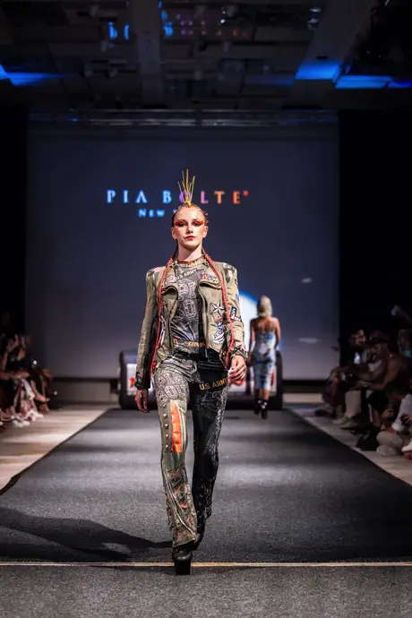 Pia Bolte, 8 August 2026, show 6, Runway. Frame A94VHG