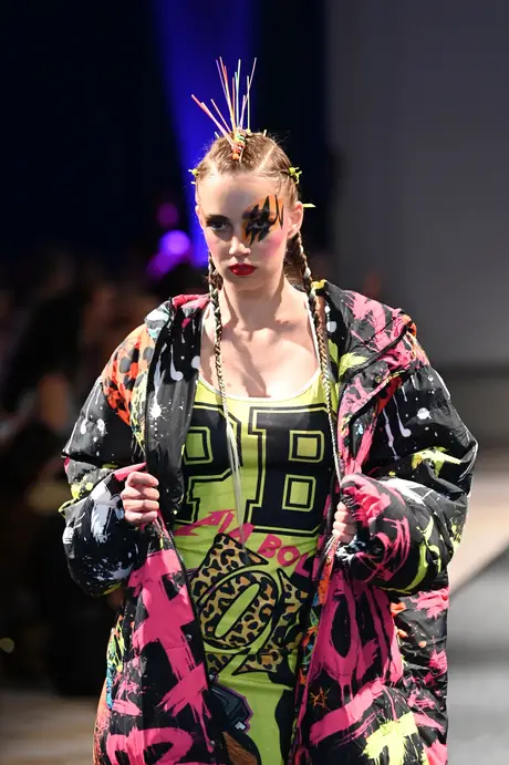 8 August 2026, show 6, Runway. Frame AAQAIR