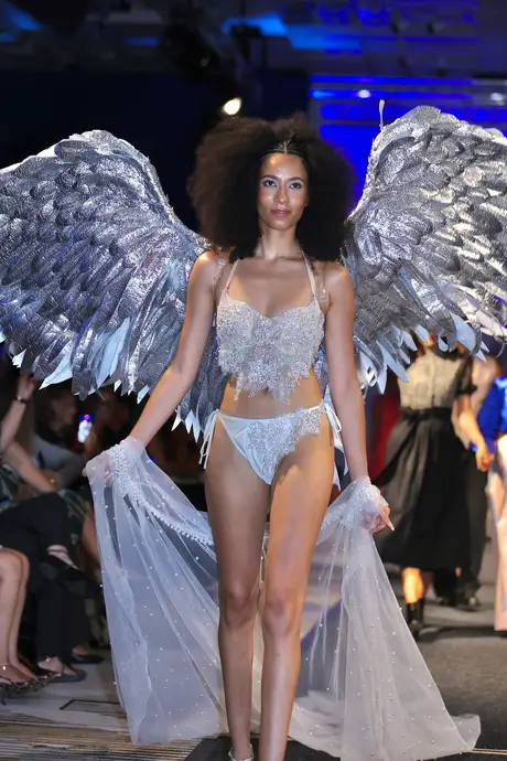 7 August 2026, show 2, Runway. Frame ZI8-DH