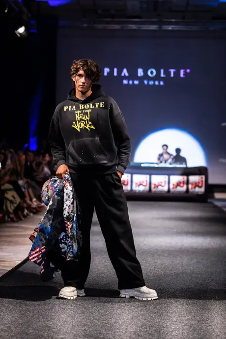 Pia Bolte, 8 August 2026, show 6, Runway. Frame 8GQS34