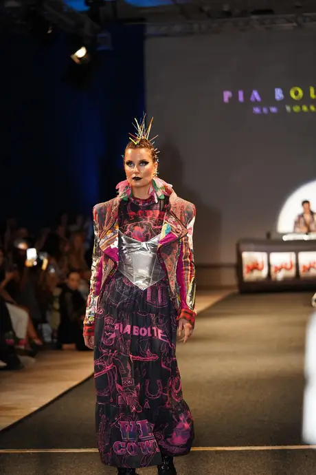 Pia Bolte, 8 August 2026, show 6, Runway. Frame B0D1W5