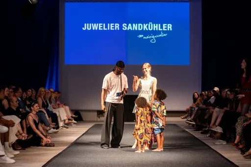 Joelle Jacobs x Holsta, 9 August 2026, show 6, Runway. Frame YTN93M