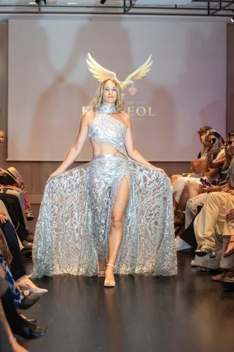 House of Karneol, 9 August 2026, show 5, Runway. Frame VOZGQY