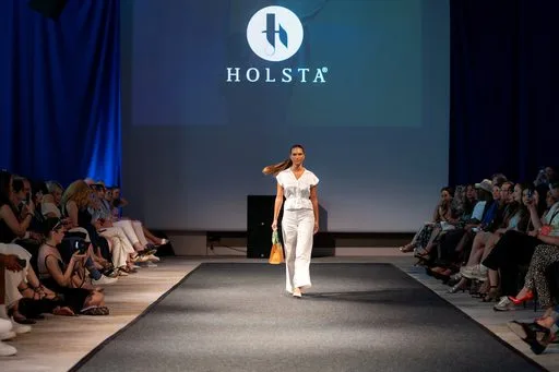 Joelle Jacobs x Holsta, 9 August 2026, show 6, Runway. Frame 25BIDL