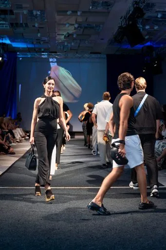 Joelle Jacobs x Holsta, 9 August 2026, show 6, Runway. Frame 9M76TG