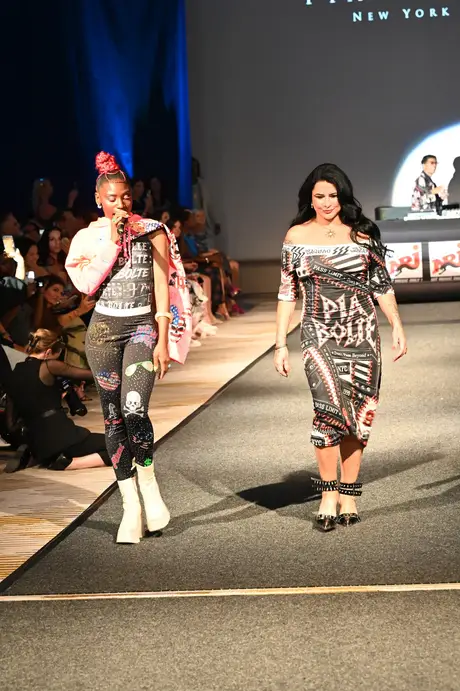 8 August 2026, show 6, Runway. Frame 3QUJTW