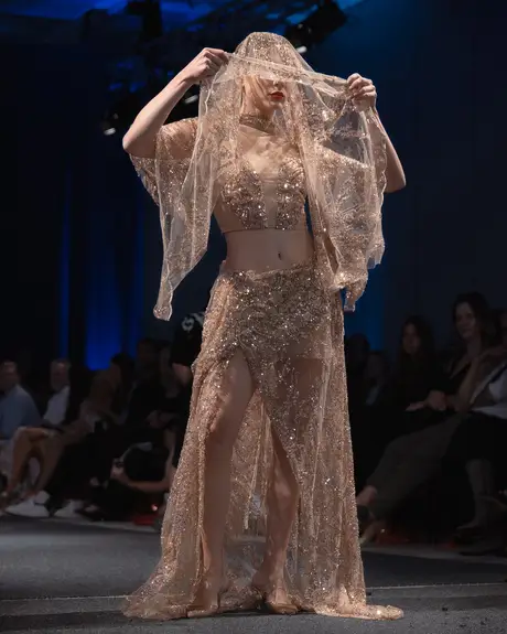 7 August 2026, show 2, Runway. Frame K8YN8X