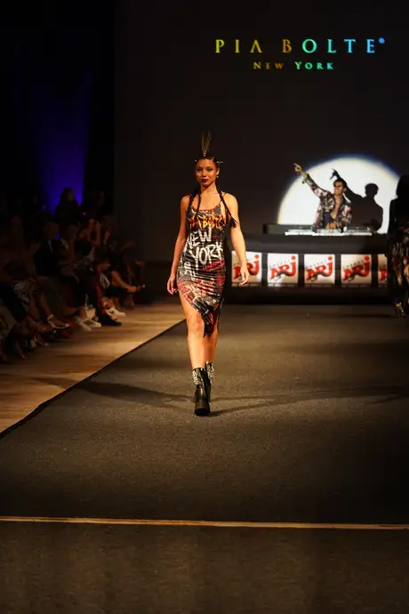 Pia Bolte, 8 August 2026, show 6, Runway. Frame CAYTUI