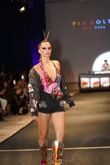 Pia Bolte, 8 August 2026, show 6, Runway. Frame BDJDJG