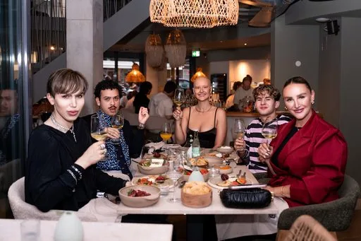 Guests, 6 August 2026. Frame HZTHOG
