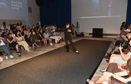 9 August 2026, show 2, Runway. Frame ZIV6A4