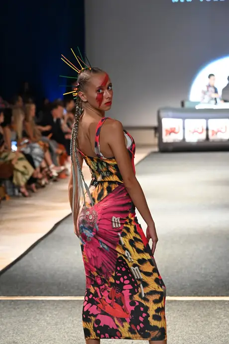 8 August 2026, show 6, Runway. Frame RZZ-OY