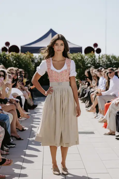 8 August 2026, show 4, Runway. Frame TXRH1I