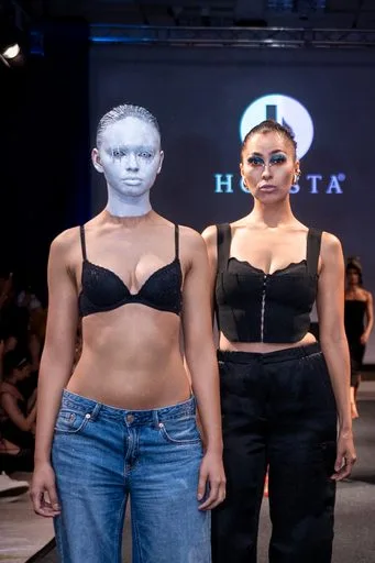 Joelle Jacobs x Holsta, 9 August 2026, show 6, Runway. Frame X0EVZW